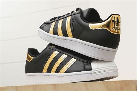 adidas lak sneakers goud gestreept|Men's Gold adidas Shoes & Sneakers .